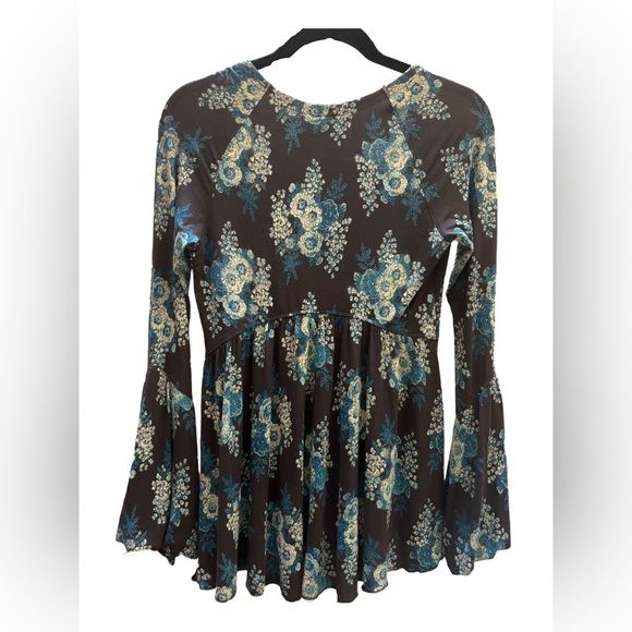 Free People “Speak Easy” Long sleeved bell sleeve tunic floral babydoll blouse✨ - Picture 4 of 9